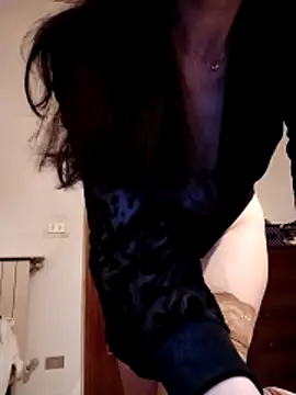 Snapshot of 1hotgirl1 chatting on April 16, 7:47 pm 1hotgirl1 online show from April 16, 7:47 pm