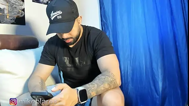 Snapshot of mikeblaree chatting on December 3, 2:48 pm mikeblaree online show from December 3, 2:48 pm