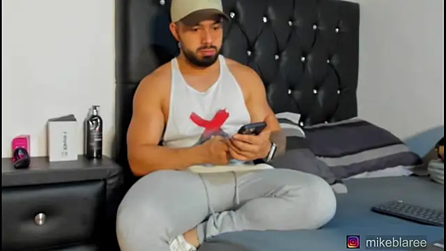 mikeblaree online show from February 17, 9:10 pm