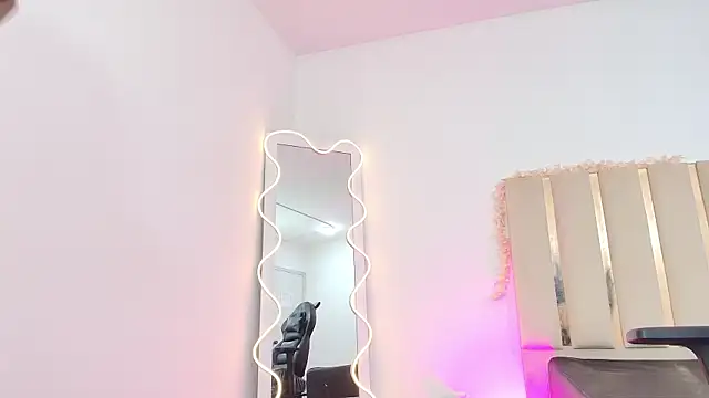 Snapshot of Gaby_tay1 chatting on March 11, 6:10 am Gaby tay1 online show from March 11, 6:10 am