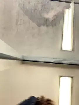 Snapshot of phlfeet215 chatting on December 15, 7:29 pm phlfeet215 online show from December 15, 7:29 pm