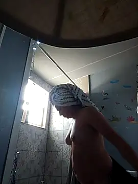 Snapshot of ShysluutGia chatting on November 5, 7:03 pm ShysluutGia online show from November 5, 7:03 pm