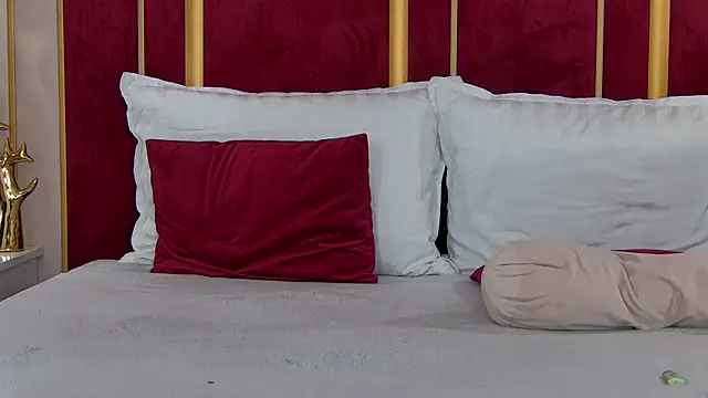 Snapshot of ChloeSins_ chatting on February 11, 8:37 am ChloeSins online show from February 11, 8:37 am