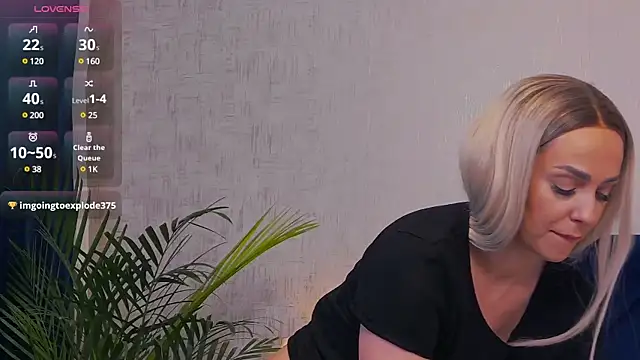 Jennifer Hills online show from February 19, 5:38 am