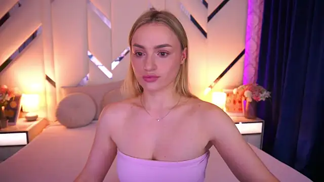 LindsieGreyy online show from June 5, 2:12 pm