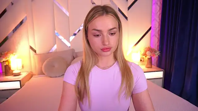 LindsieGreyy online show from June 11, 12:14 pm