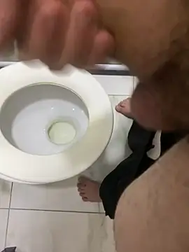 Snapshot of obranquinho21cm chatting on February 22, 10:09 pm obranquinho21cm online show from February 22, 10:09 pm