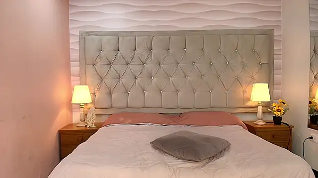 pamelasoto online show from February 12, 2:43 pm