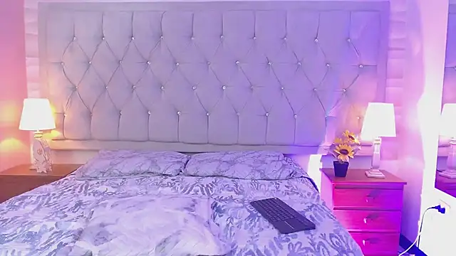 pamelasoto online show from February 19, 2:44 pm