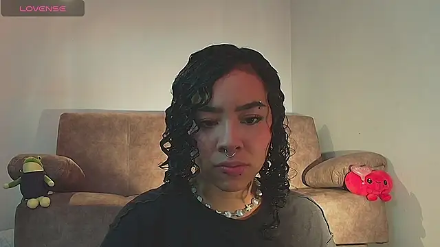 Snapshot of Dhalila_ chatting on June 9, 1:34 pm Dhalila online show from June 9, 1:34 pm