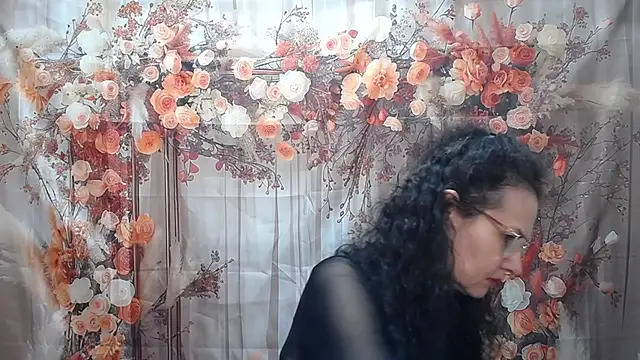 Miroslava Happi online show from May 10, 5:34 am
