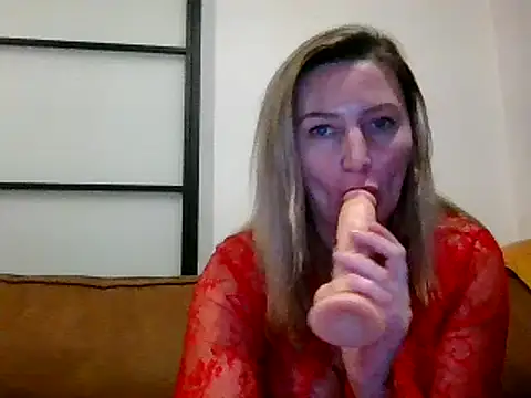 Snapshot of xwera chatting on February 7, 8:10 pm xwera online show from February 7, 8:10 pm