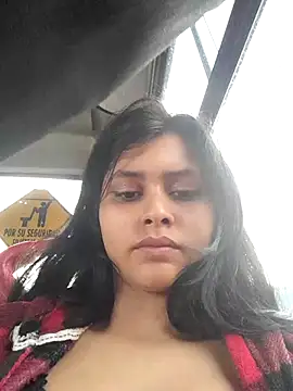 CHLOE ISABELL online show from February 25, 5:15 pm