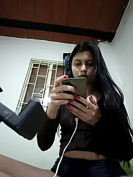 Snapshot of CHLOE_ISABELL chatting on March 22, 2:15 am CHLOE ISABELL online show from March 22, 2:15 am