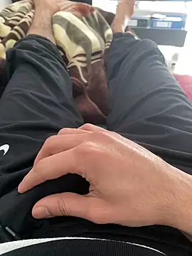 Snapshot of Ponglenis93 chatting on February 17, 9:17 am Ponglenis93 online show from February 17, 9:17 am