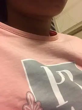 Snapshot of sexy_beauty22 chatting on February 8, 8:53 pm sexy beauty22 online show from February 8, 8:53 pm