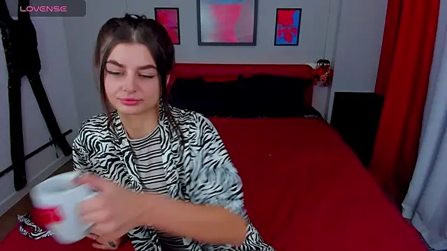 EmmaOlsen4u online show from March 7, 7:19 am
