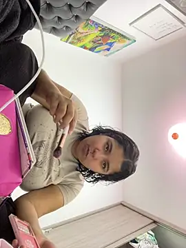 Snapshot of emyrose2 chatting on March 2, 1:47 am emyrose2 online show from March 2, 1:47 am
