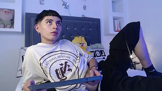 Snapshot of MaikyCooper chatting on March 13, 3:33 am MaikyCooper online show from March 13, 3:33 am