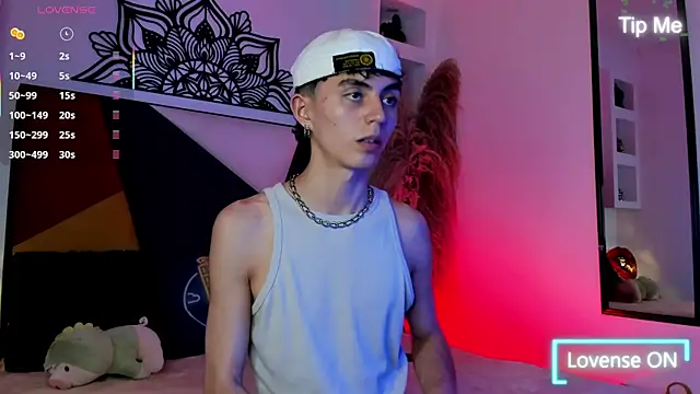 Snapshot of MaikyCooper chatting on October 12, 8:41 pm MaikyCooper online show from October 12, 8:41 pm