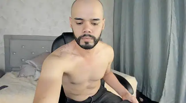 Luke Diaz7 online show from February 9, 1:44 am