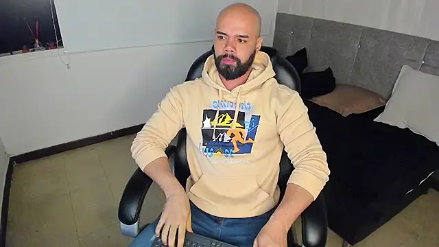 Luke Diaz7 online show from October 18, 4:37 am