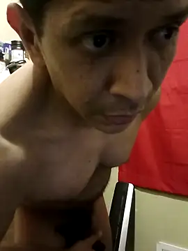 Snapshot of machoactivo1 chatting on April 15, 5:25 am machoactivo1 online show from April 15, 5:25 am