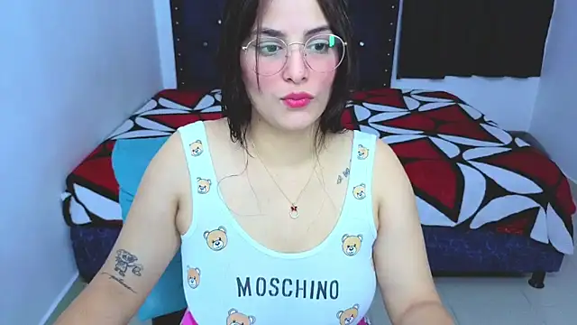 Snapshot of atenea_02_love chatting on September 19, 12:45 am atenea 02 love online show from September 19, 12:45 am