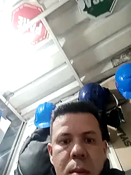 Snapshot of jhon_1988_24 chatting on February 13, 11:56 pm jhon 1988 24 online show from February 13, 11:56 pm