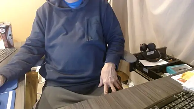 olderandwiser2 online show from November 23, 4:34 am