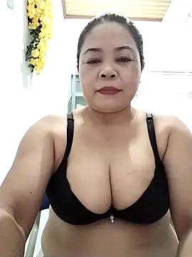 Baby-bigtits2024 online show from October 18, 1:34 pm