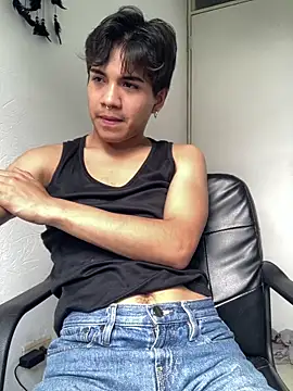 shadowsofgarden online show from April 4, 6:05 pm