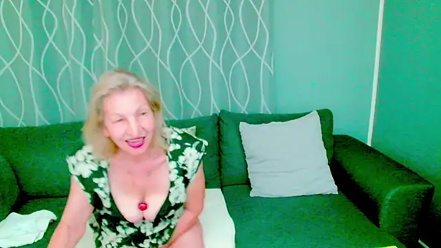 adeleadison online show from September 24, 2:37 am