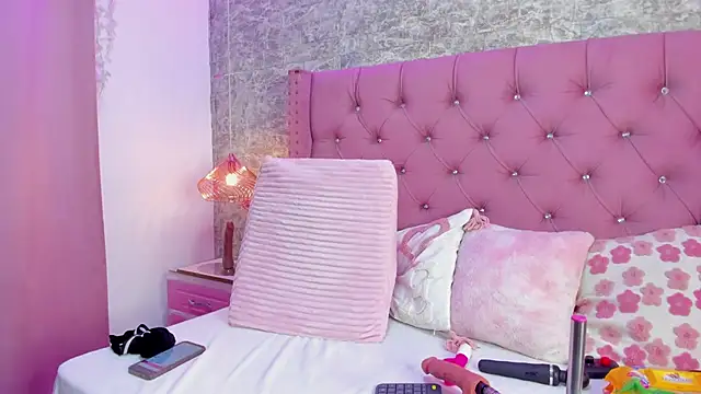 BrithanyParker  online show from January 6, 10:01 pm