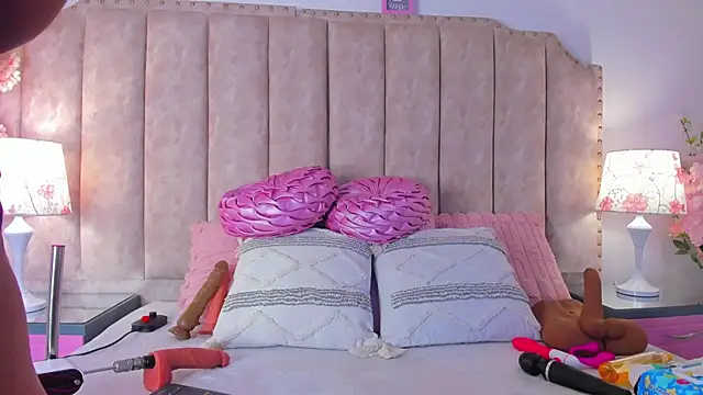 Snapshot of BrithanyParker_ chatting on February 20, 4:53 am BrithanyParker online show from February 20, 4:53 am