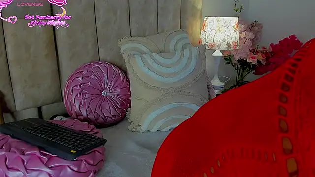 Snapshot of BrithanyParker_ chatting on April 10, 5:45 am BrithanyParker online show from April 10, 5:45 am