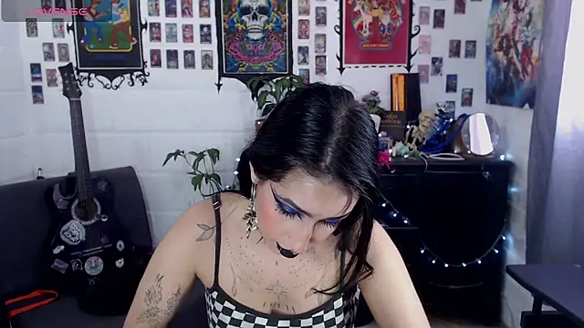 Snapshot of Nyx_Blackmoon chatting on March 2, 3:48 pm Nyx Blackmoon online show from March 2, 3:48 pm