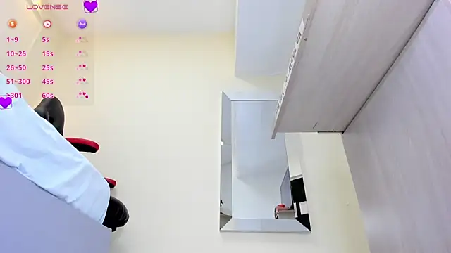 MELINAMARTINS online show from March 12, 10:39 pm