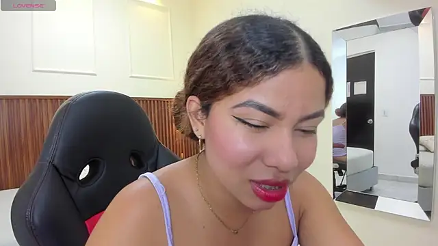 MELINAMARTINS online show from September 22, 4:42 pm