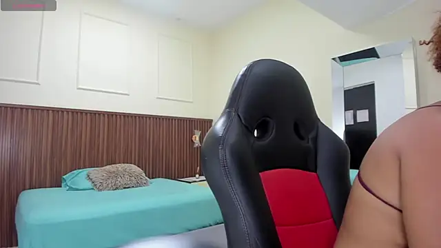 MELINAMARTINS online show from October 4, 7:12 pm