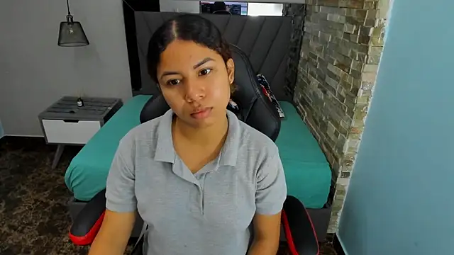 MELINAMARTINS online show from December 20, 7:32 pm