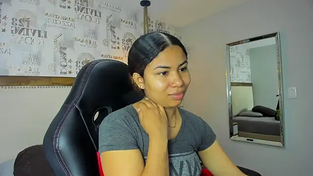 MELINAMARTINS online show from January 11, 7:52 pm