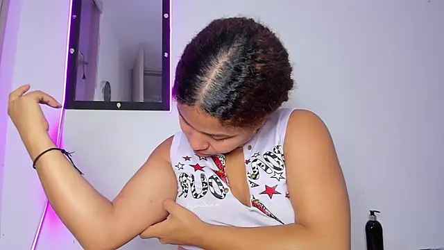 MELINAMARTINS online show from June 12, 10:08 pm