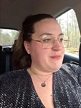 Snapshot of justtess chatting on November 20, 2:39 pm justtess online show from November 20, 2:39 pm