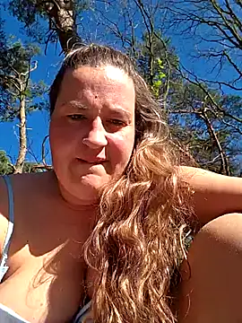 Snapshot of justtess chatting on April 7, 2:39 pm justtess online show from April 7, 2:39 pm
