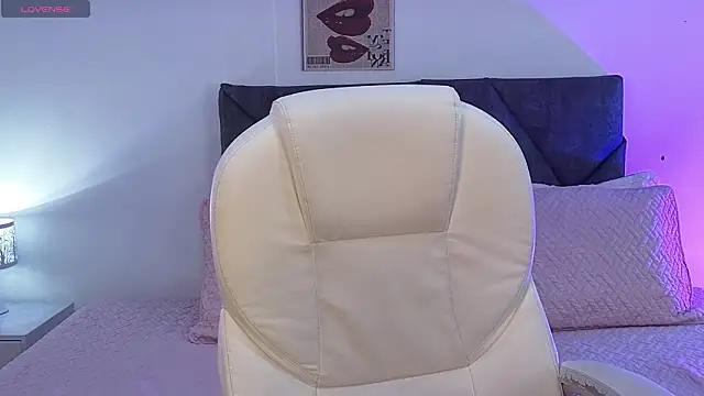 sara sharma  online show from February 3, 1:27 pm