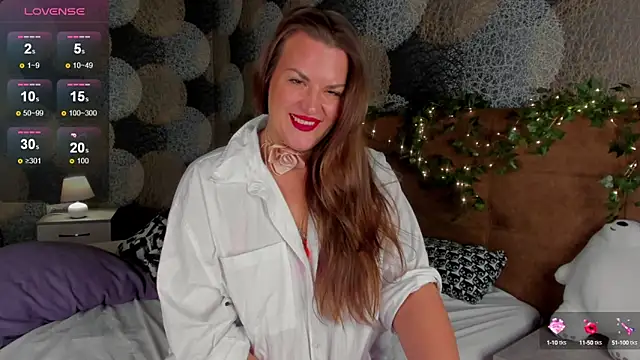 kamilla   moon online show from February 25, 2:14 am