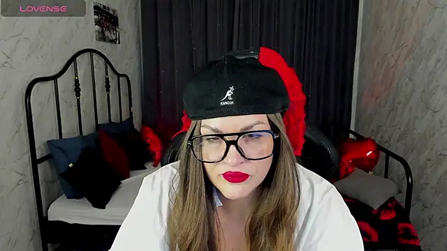 kamilla   moon online show from March 10, 1:34 am