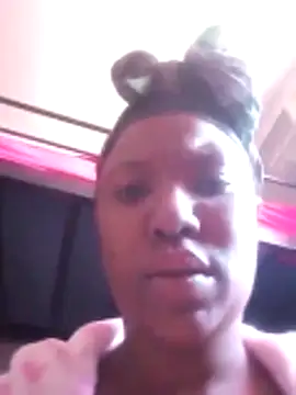 Snapshot of Coco_Nile chatting on May 7, 8:20 am Coco Nile online show from May 7, 8:20 am