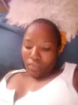 Snapshot of Coco_Nile chatting on June 17, 8:28 am Coco Nile online show from June 17, 8:28 am